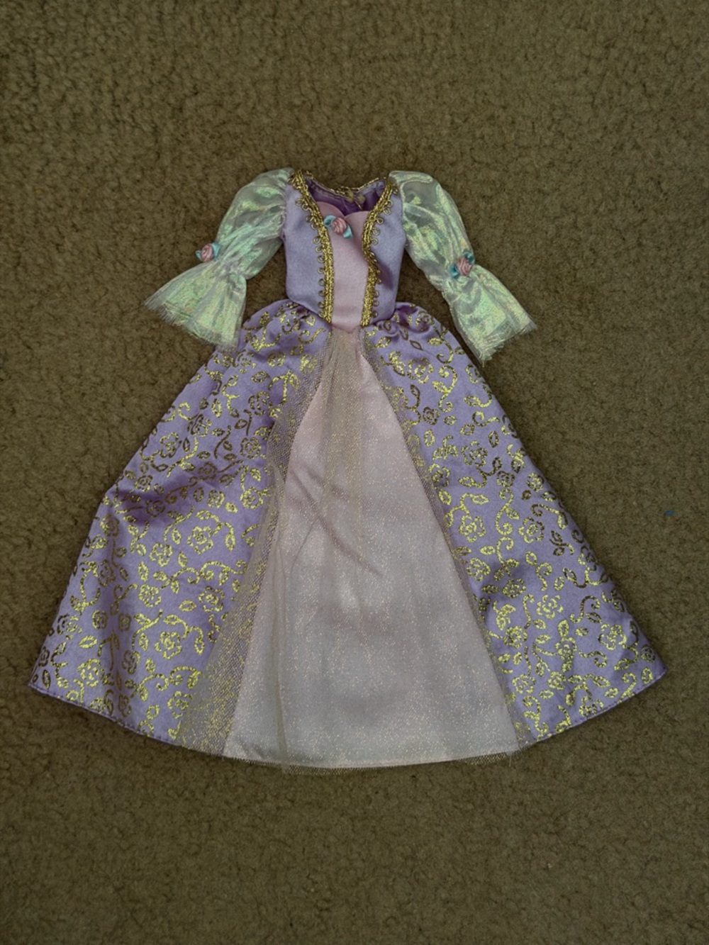 Vintage 2001 Mattel “Barbie as Rapunzel” Gown - READ